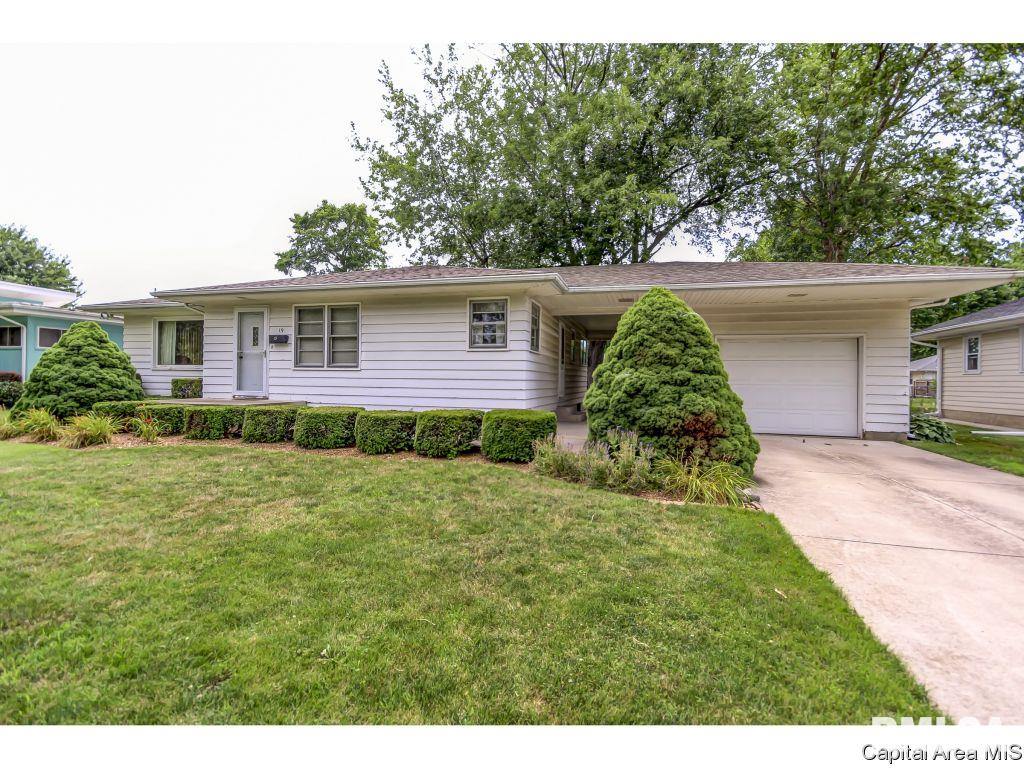 19 Sunny Side Drive Springfield, IL 62702 - Photo 1 of 34