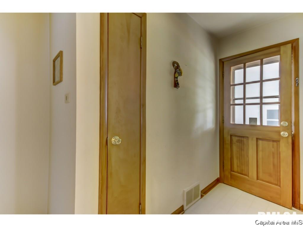 19 Sunny Side Drive Springfield, IL 62702 - Photo 21 of 34