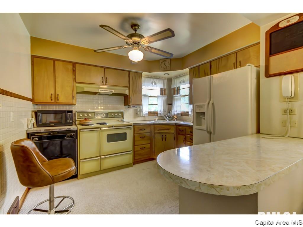 19 Sunny Side Drive Springfield, IL 62702 - Photo 25 of 34