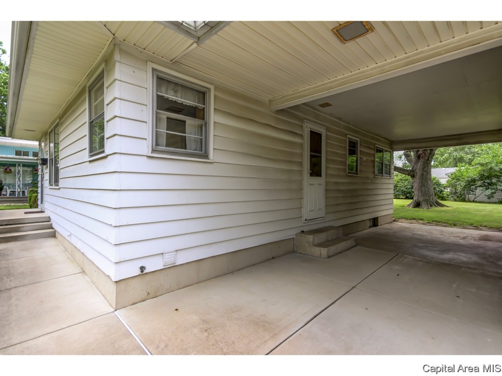 19 Sunny Side Drive Springfield, IL 62702 - Photo 5 of 34