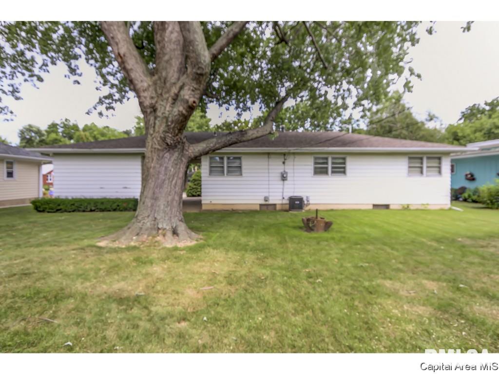 19 Sunny Side Drive Springfield, IL 62702 - Photo 7 of 34
