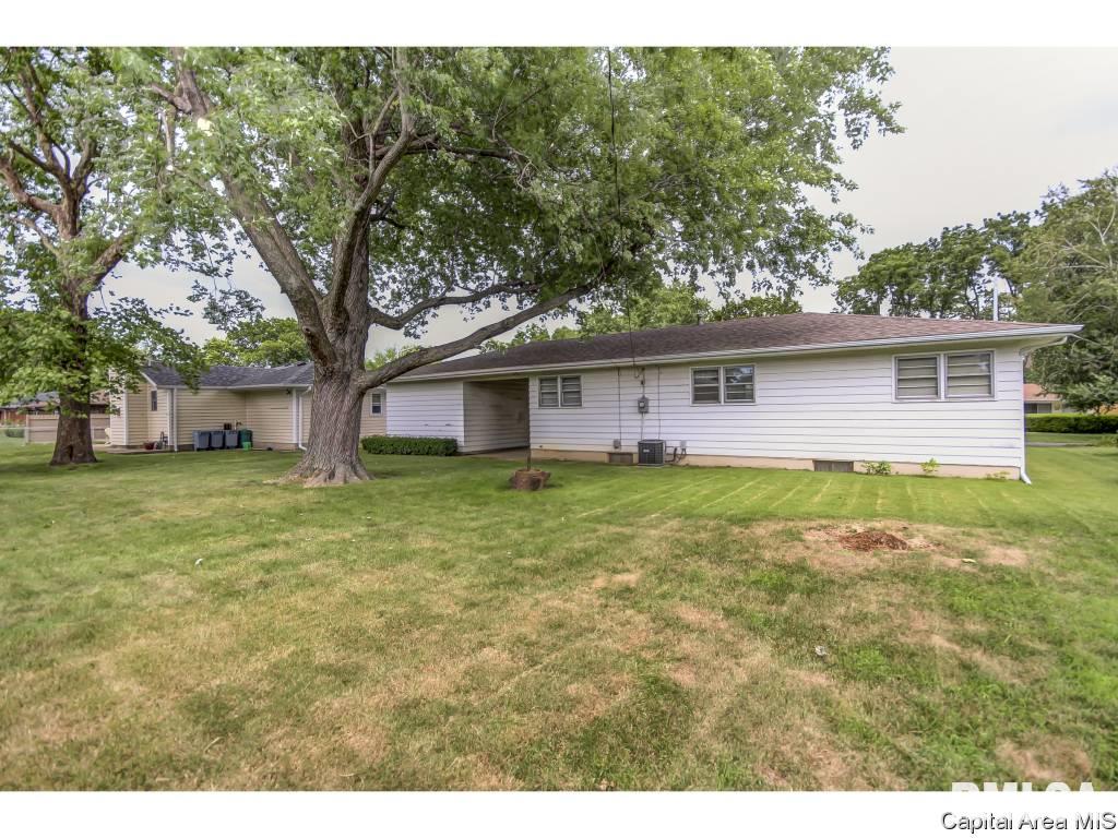 19 Sunny Side Drive Springfield, IL 62702 - Photo 8 of 34