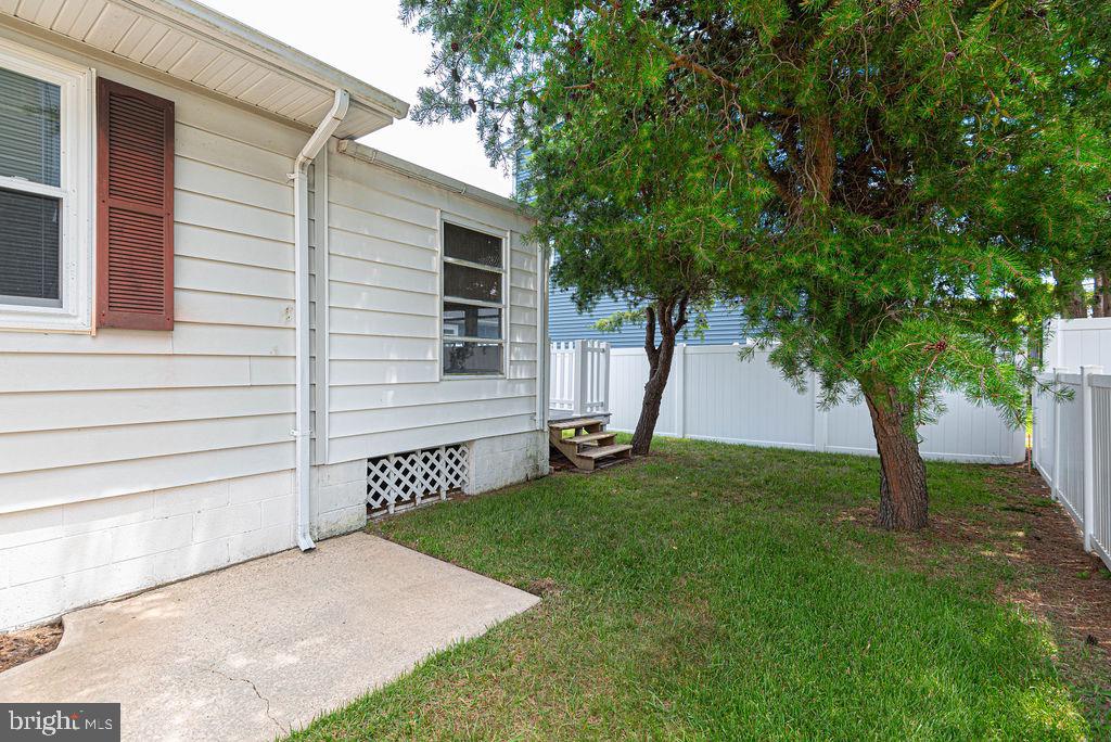 13804 Fiesta Road Ocean City, MD 21842 - Photo 45 of 52 Side Yard