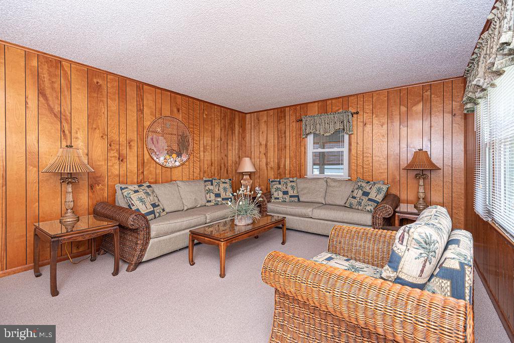 13804 Fiesta Road Ocean City, MD 21842 - Photo 8 of 52 Family Room