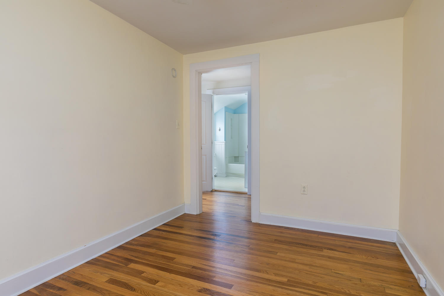29 Frances Street Portland, ME 04102 - Photo 30 of 59 29 Frances St Portland ME-large-030-023-