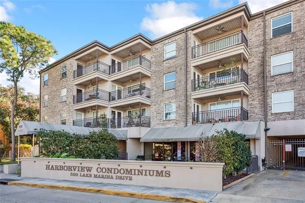$1,450 | 500 Lake Marina Drive, Unit 207, New Orleans, LA 70124