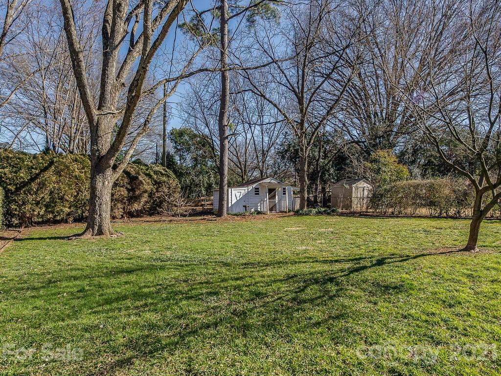 5223 Seacroft Road Charlotte, NC 28210 - Photo 20 of 23 a view of a park with large trees