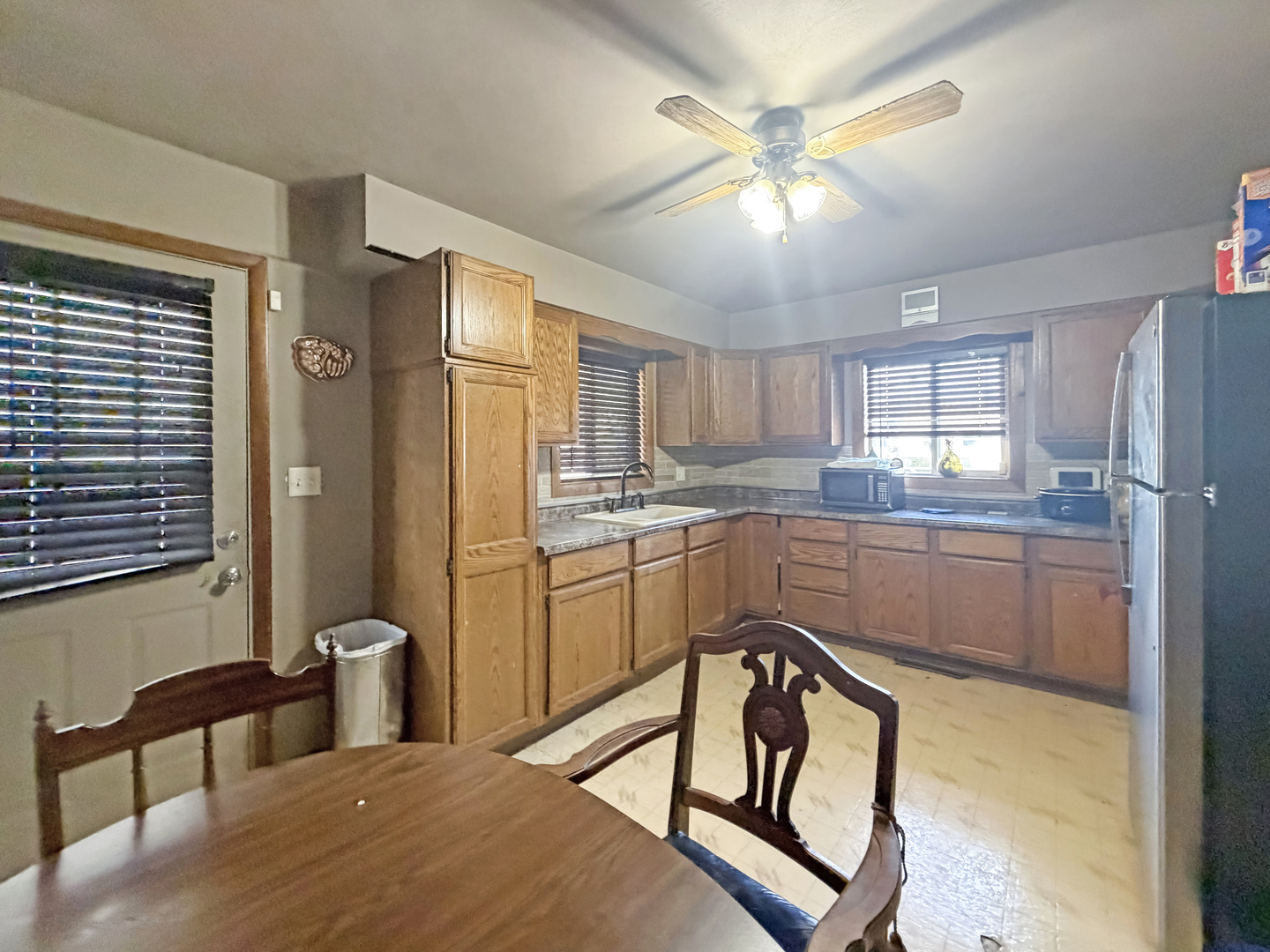 1245 West Violet Street Freeport, IL 61032 - Photo 4 of 17