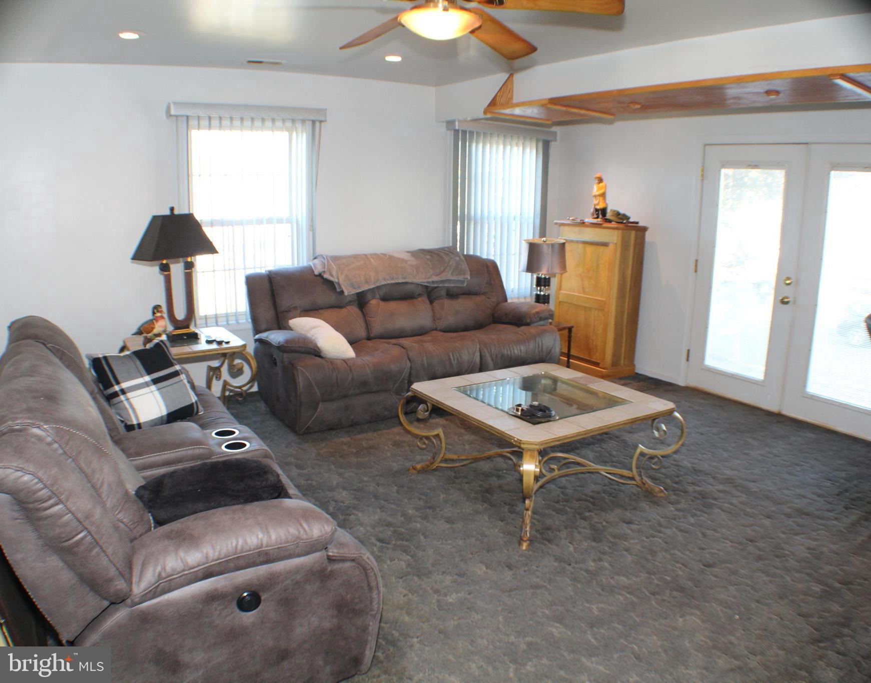 2 Hamlet Road Levittown, PA 19056 - Photo 14 of 48 Family Room