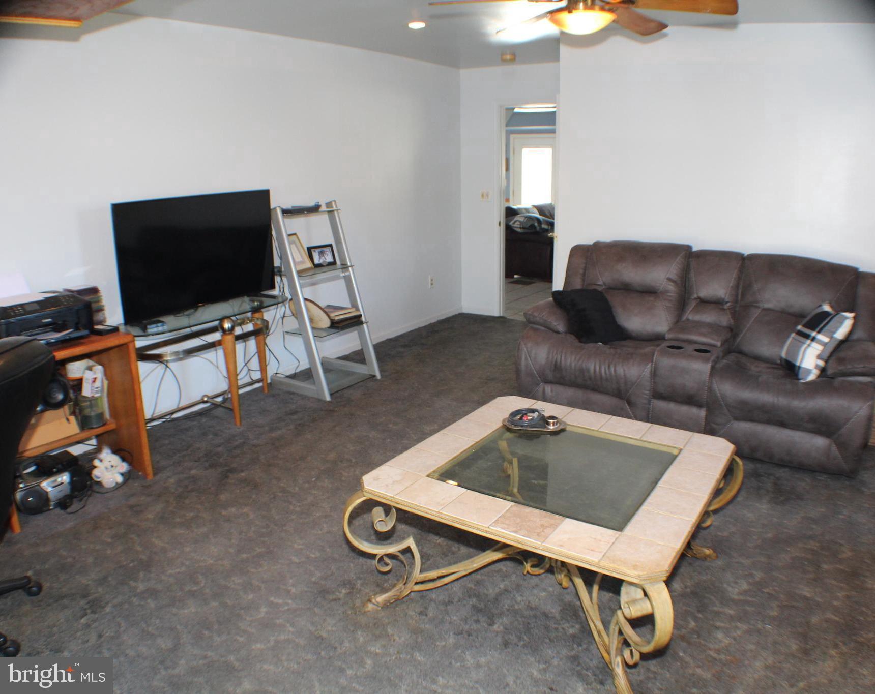 2 Hamlet Road Levittown, PA 19056 - Photo 15 of 48 Family Room