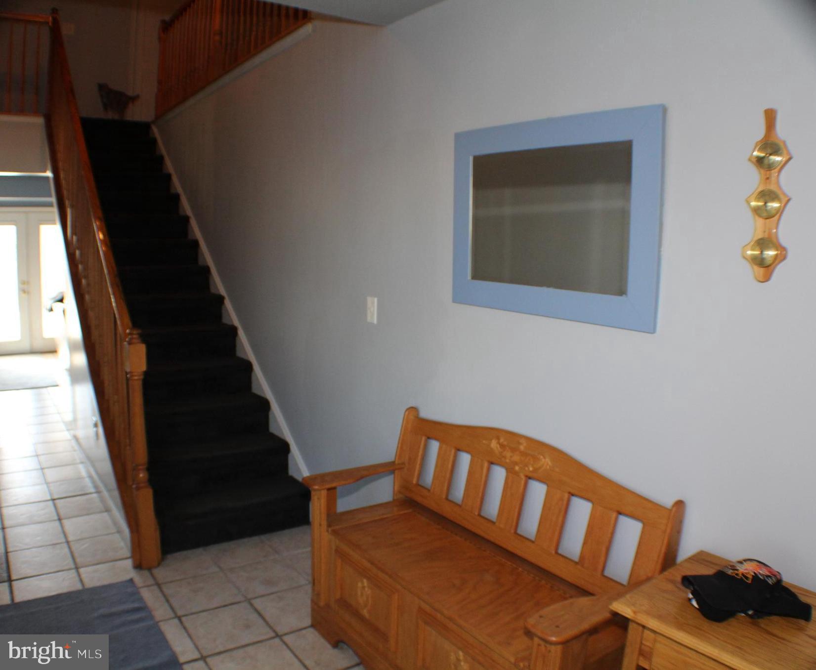 2 Hamlet Road Levittown, PA 19056 - Photo 17 of 48 Entry way