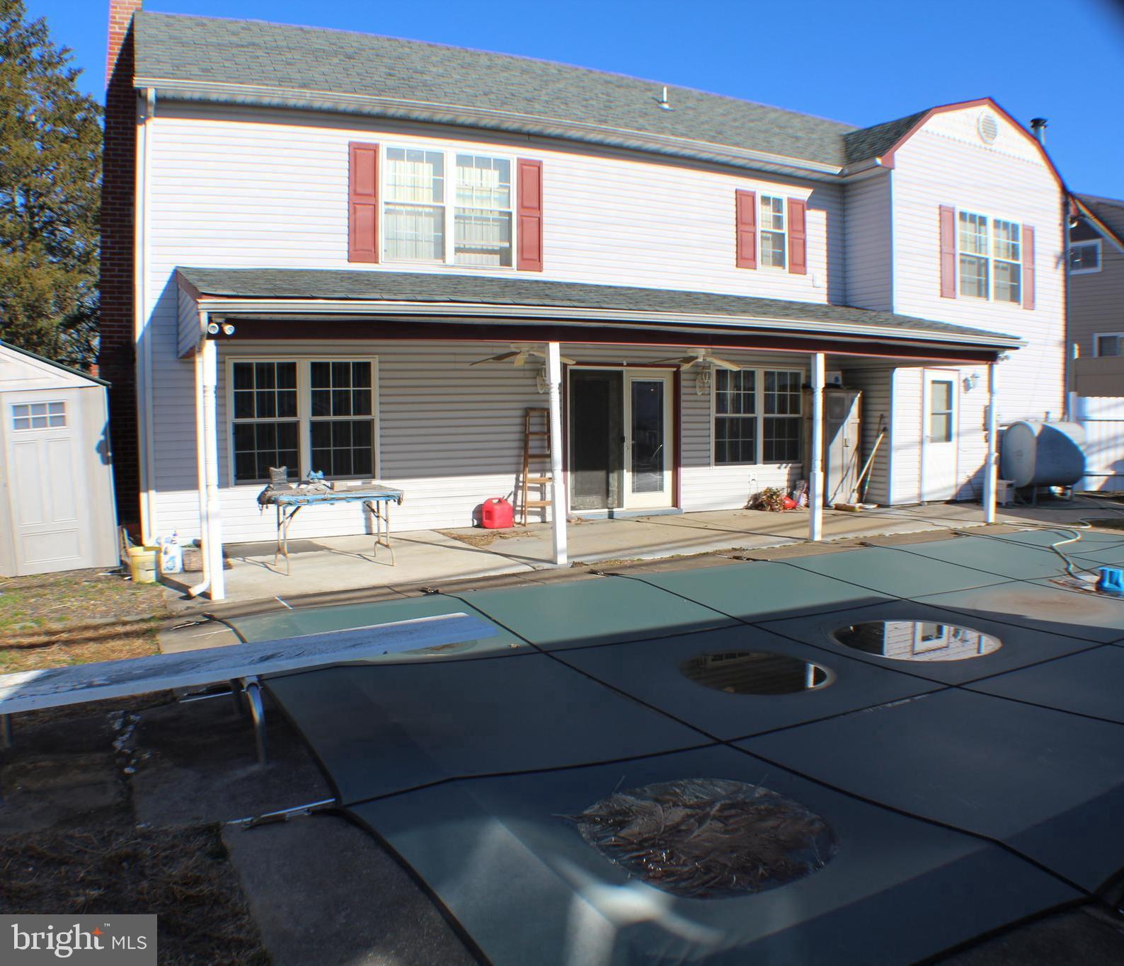 2 Hamlet Road Levittown, PA 19056 - Photo 39 of 48 Exterior back
