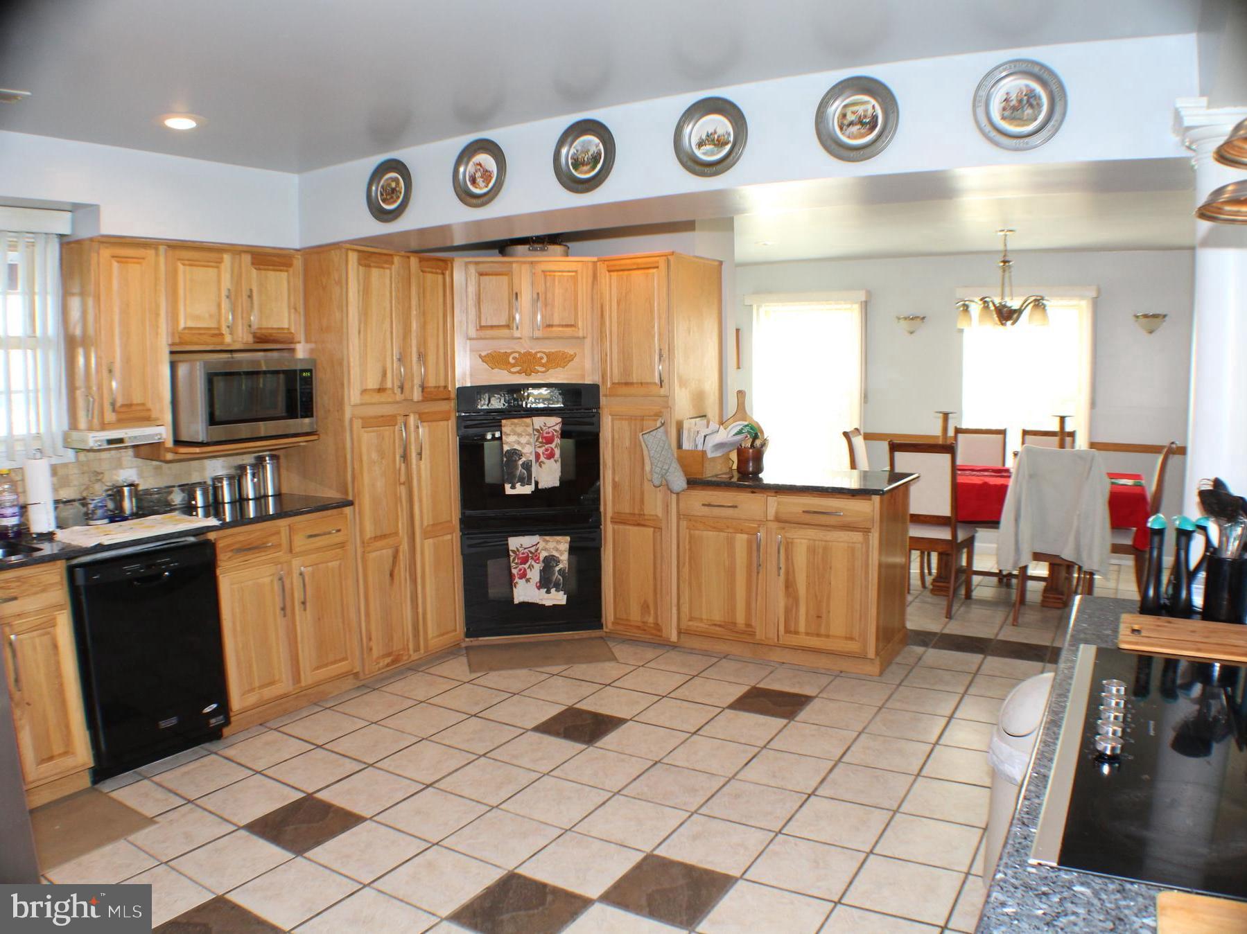 2 Hamlet Road Levittown, PA 19056 - Photo 6 of 48 kitchen