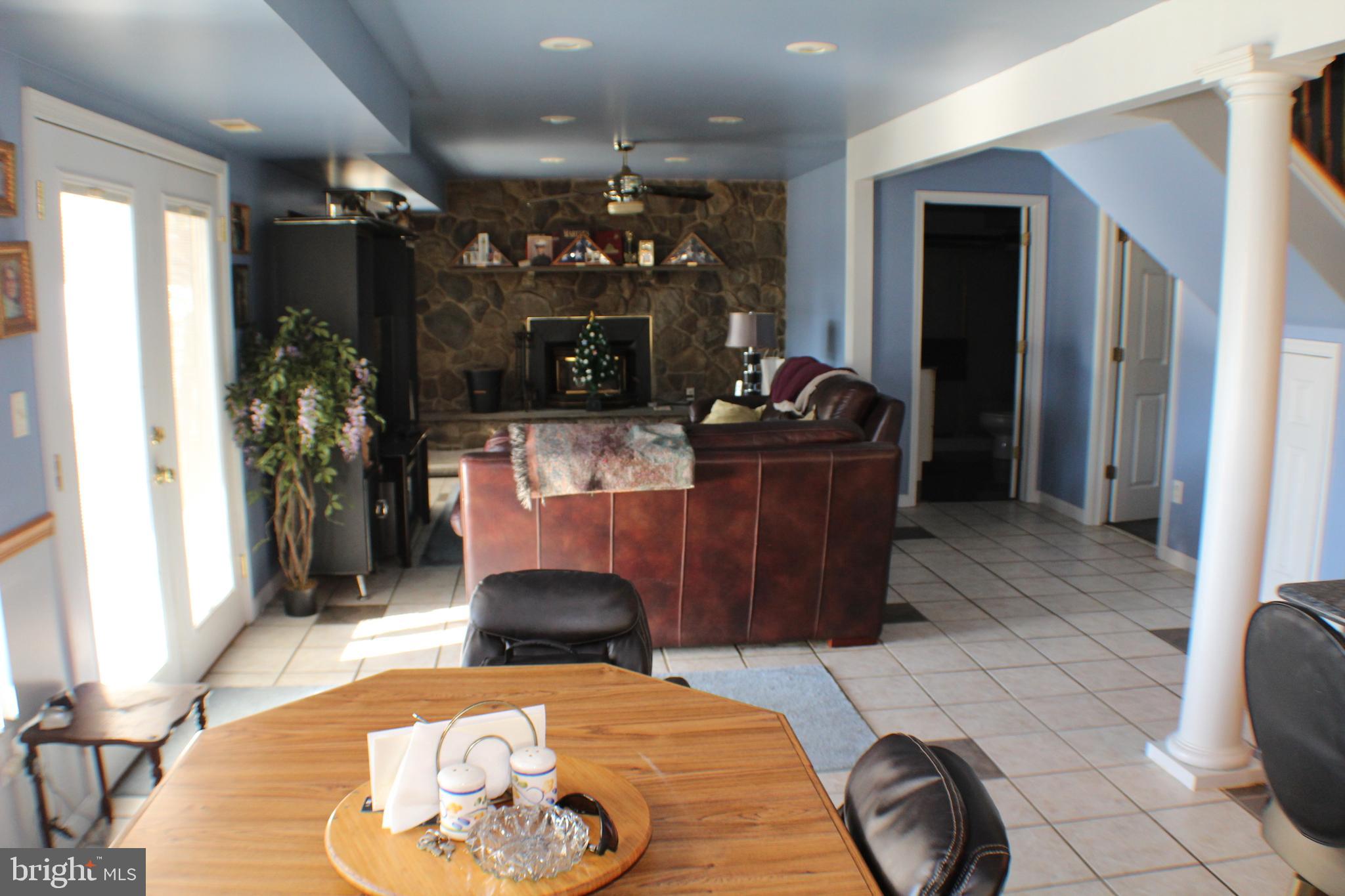 2 Hamlet Road Levittown, PA 19056 - Photo 8 of 48 Breakfast looking into the living room
