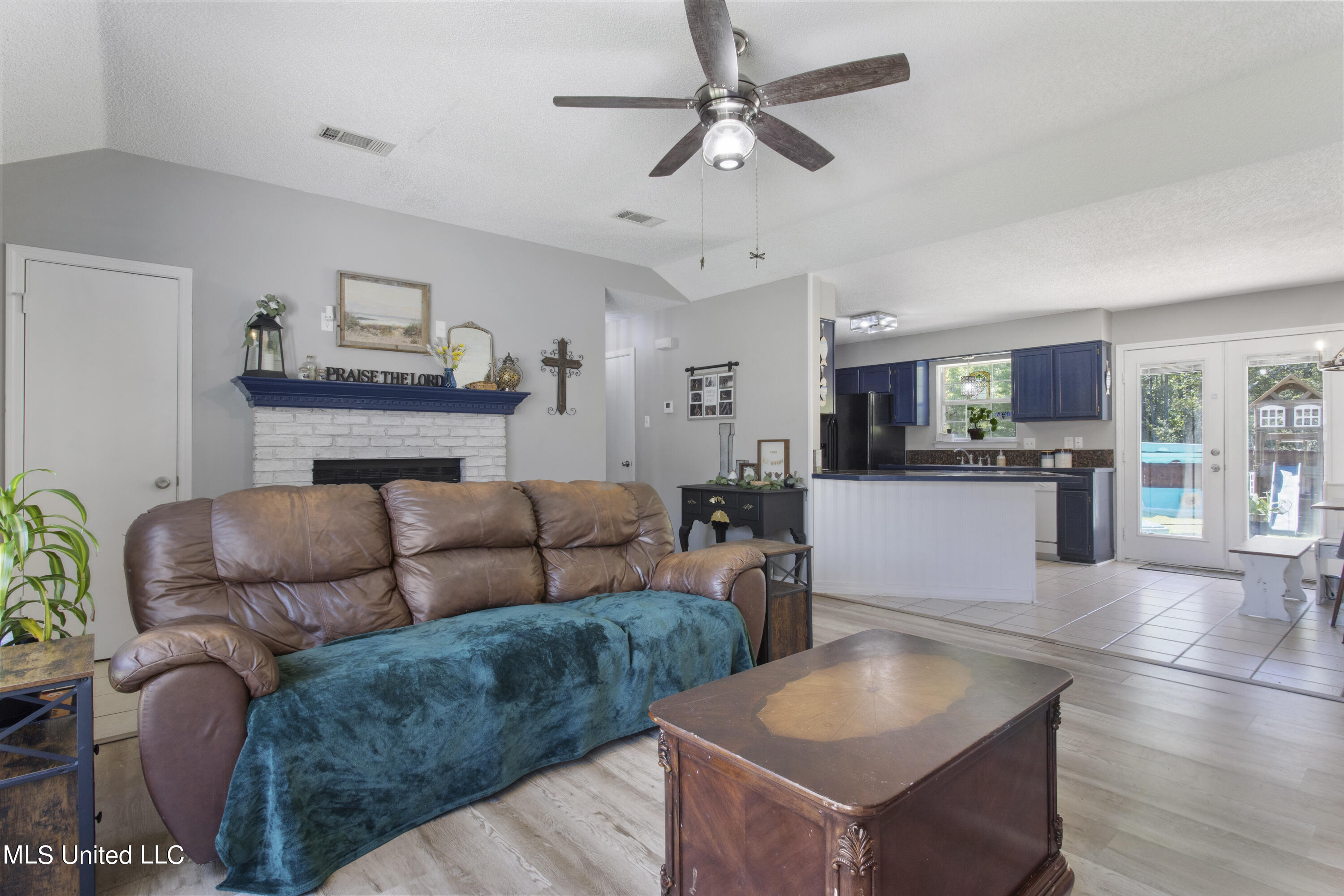 8008 Ridgecrest Circle Biloxi, MS 39532 - Photo 6 of 26 006 (7)