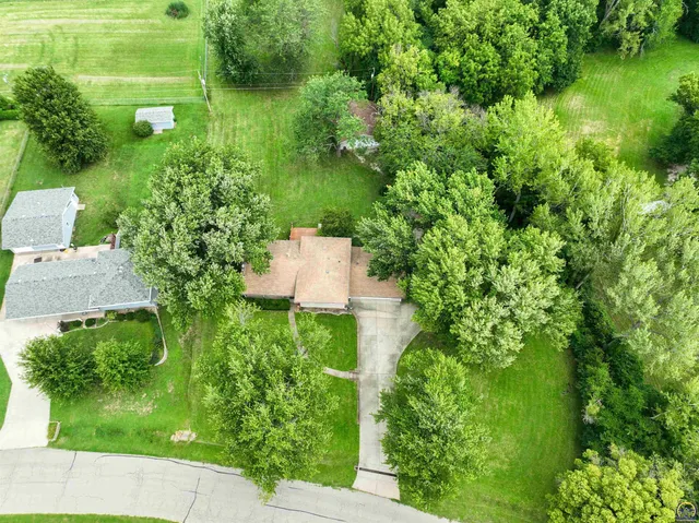 $339,000 | 4038 Southeast Howard Drive, Topeka, KS 66605