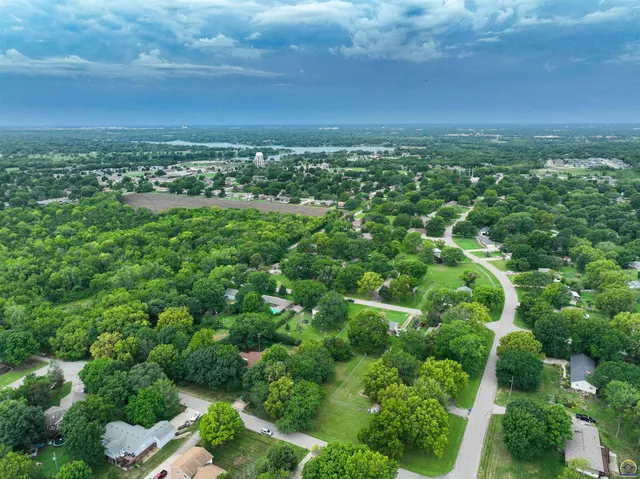 $339,000 | 4038 Southeast Howard Drive, Topeka, KS 66605