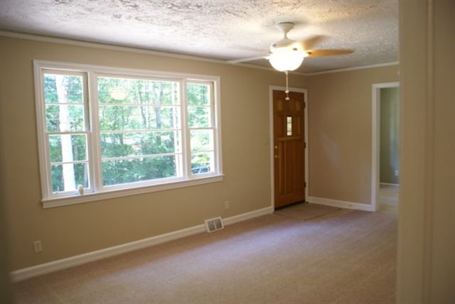 226 South Wingate Road Greenville, SC 29605 - Photo 2 of 14 Gallery Image 2