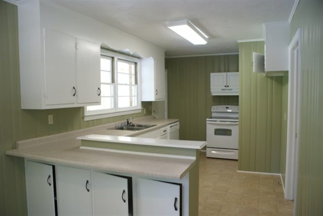 226 South Wingate Road Greenville, SC 29605 - Photo 3 of 14 Gallery Image 3