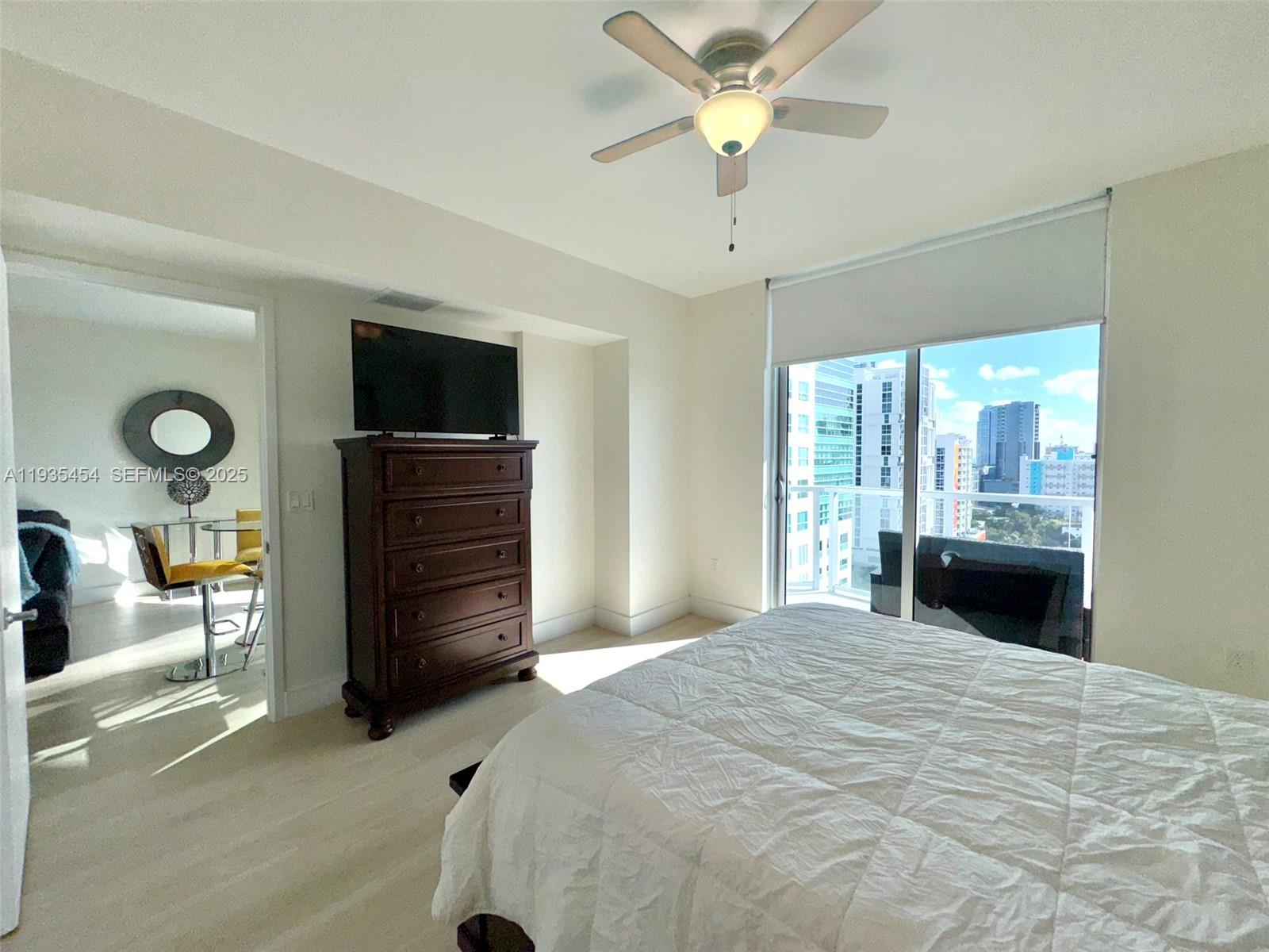185 Southwest 7th Street, Unit 1402 Miami, FL 33130 - Photo 16 of 34