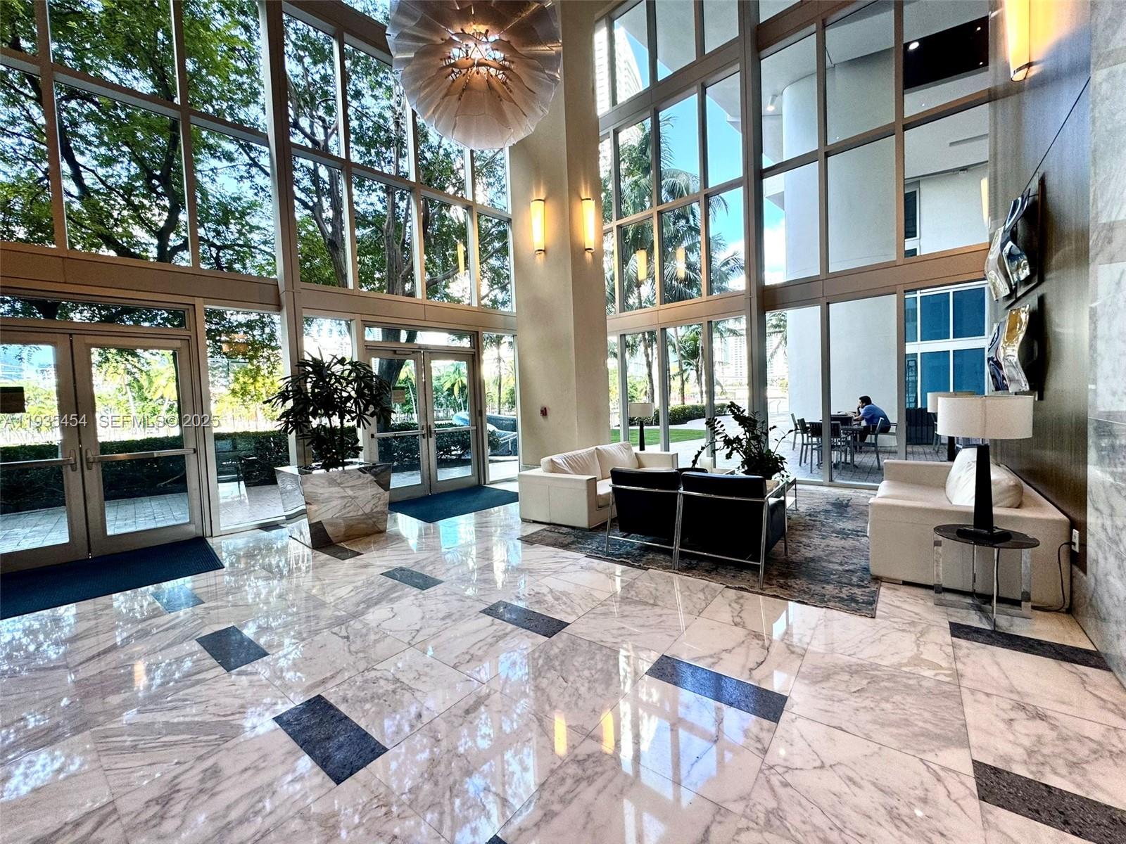 185 Southwest 7th Street, Unit 1402 Miami, FL 33130 - Photo 29 of 34