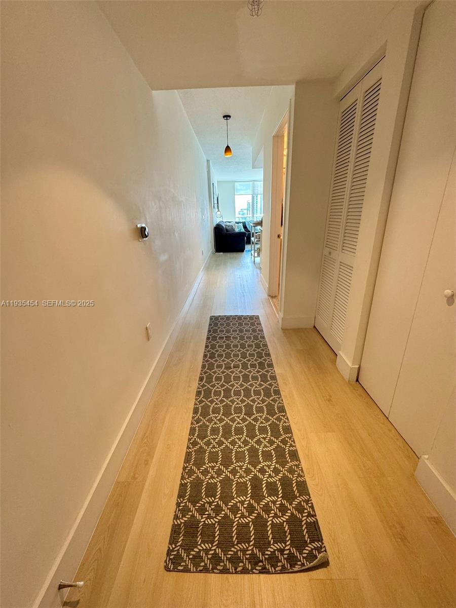 185 Southwest 7th Street, Unit 1402 Miami, FL 33130 - Photo 3 of 34