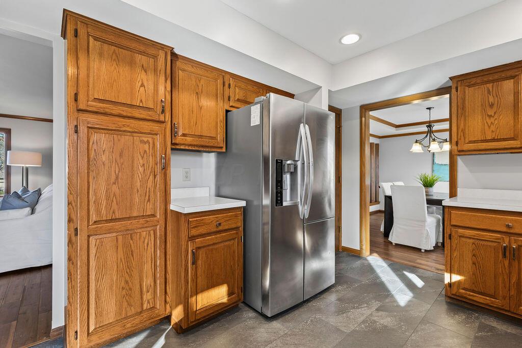 546 Clotts Road Columbus, OH 43230 - Photo 13 of 41 Kitchen