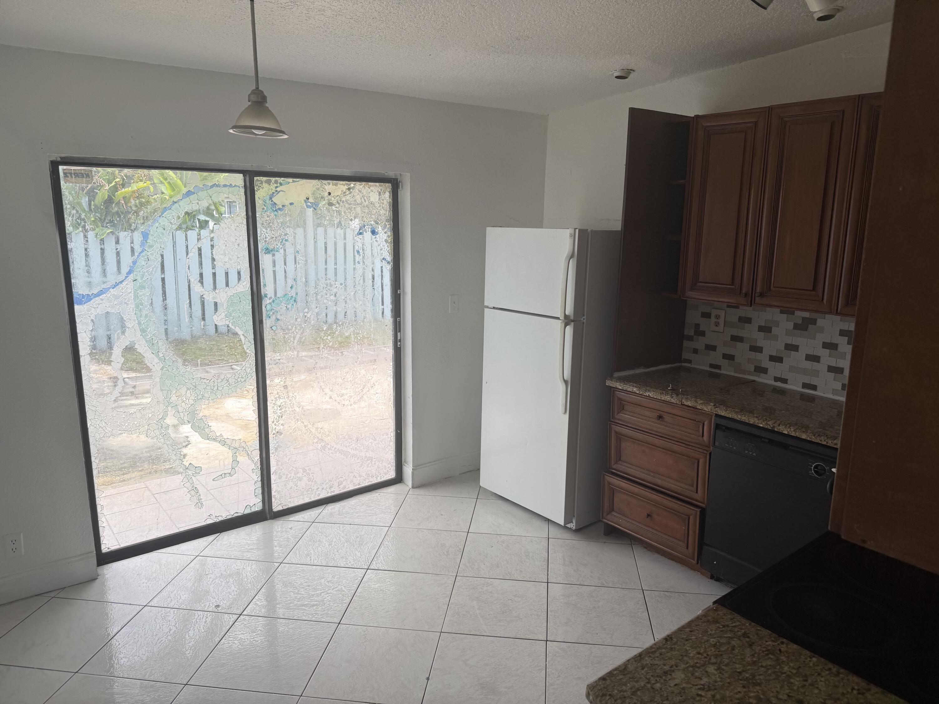 7814 Pembroke Road Miramar, FL 33023 - Photo 3 of 14 IMG_1141
