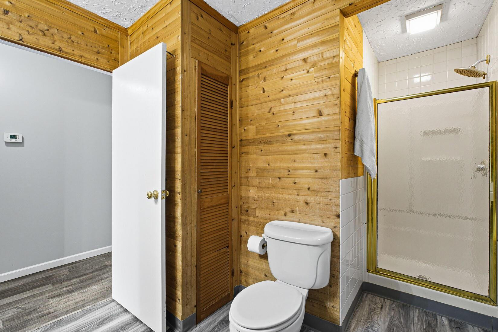 11951 Center Village Road Galena, OH 43021 - Photo 17 of 64 Full Bathroom 1