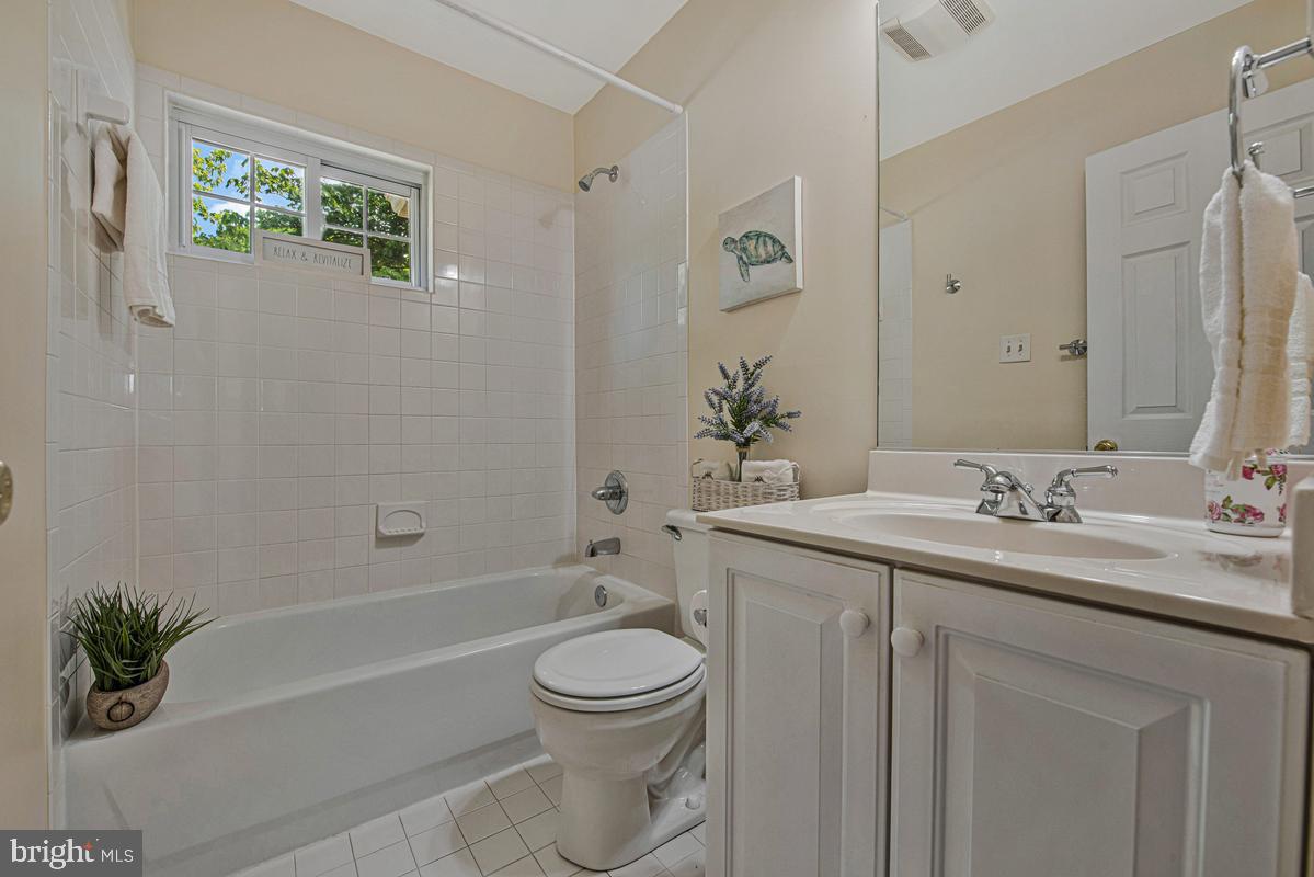 26 Kempton Road Glen Burnie, MD 21060 - Photo 2 of 35