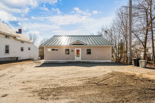 $257,000 | 14 Mercer Road, Norridgewock, ME 04957