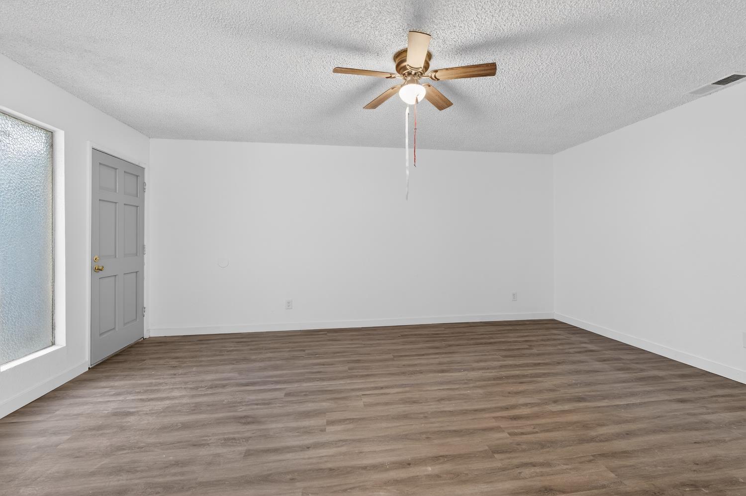 3833 Rion Way Stockton, CA 95209 - Photo 15 of 38