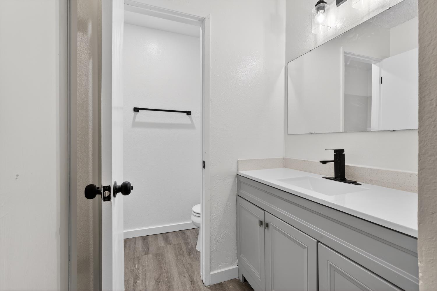 3833 Rion Way Stockton, CA 95209 - Photo 32 of 38