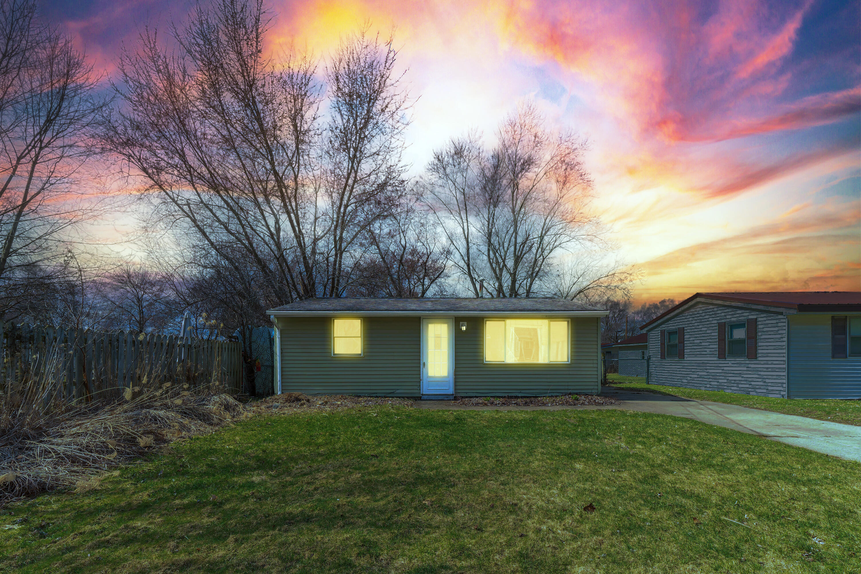 241 North 26th Street Springfield, MI 49037 - Photo 25 of 26 26th_St_241-Twilight_4