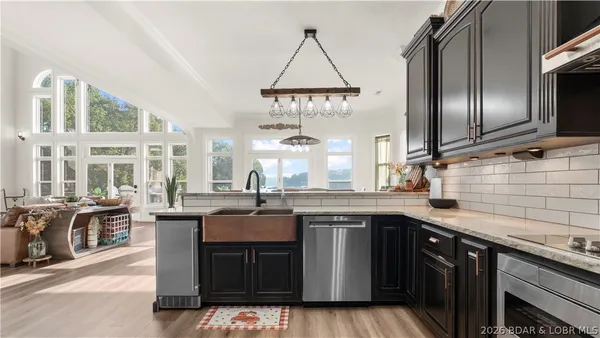 $1,850,000 | 45 St Croix Lane, Sunrise Beach, MO 65079