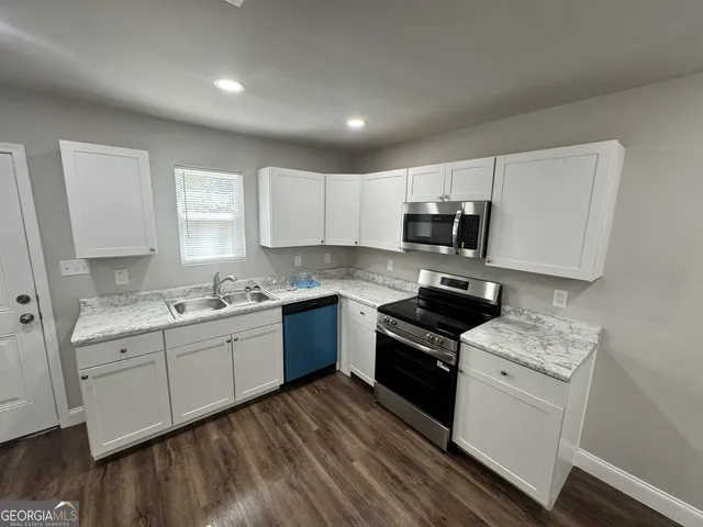 $325,000 | 301 Doyle Street, Warner Robins, GA 31088