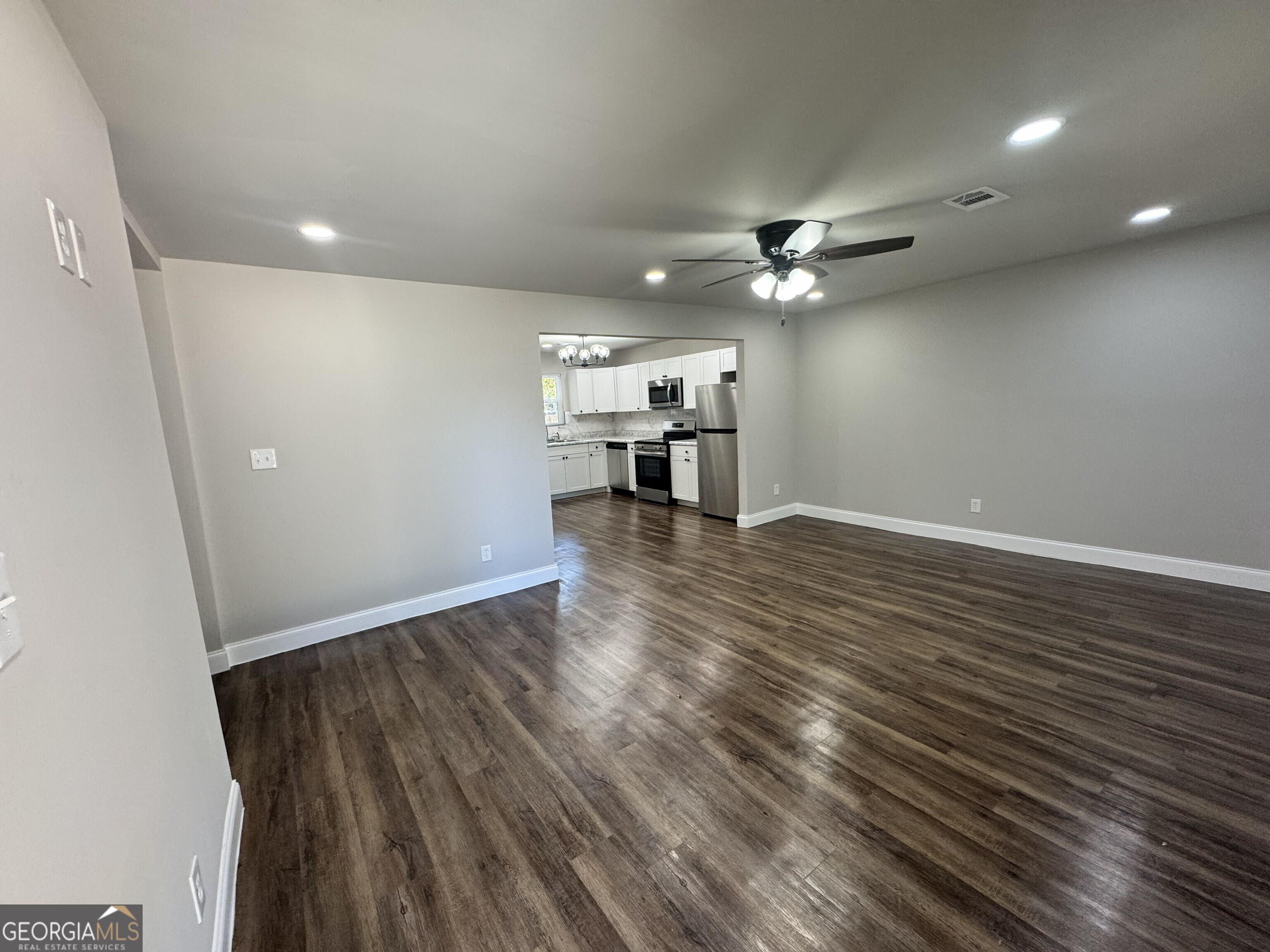 301 Doyle Street Warner Robins, GA 31088 - Photo 3 of 36