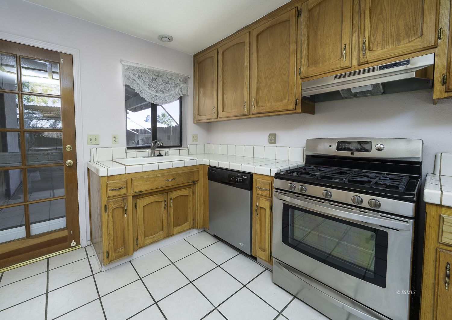 704 White Oak Drive Ridgecrest, CA 93555 - Photo 15 of 43
