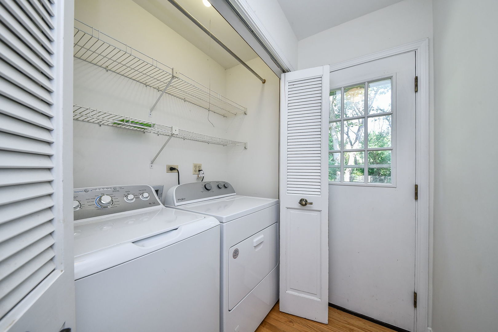 825 Biltmore Court Naperville, IL 60563 - Photo 13 of 43 a utility room with dryer and washer