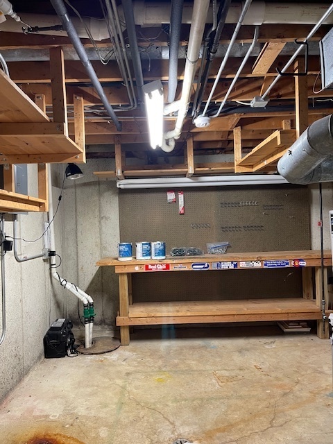 825 Biltmore Court Naperville, IL 60563 - Photo 25 of 43 a view of room with furniture