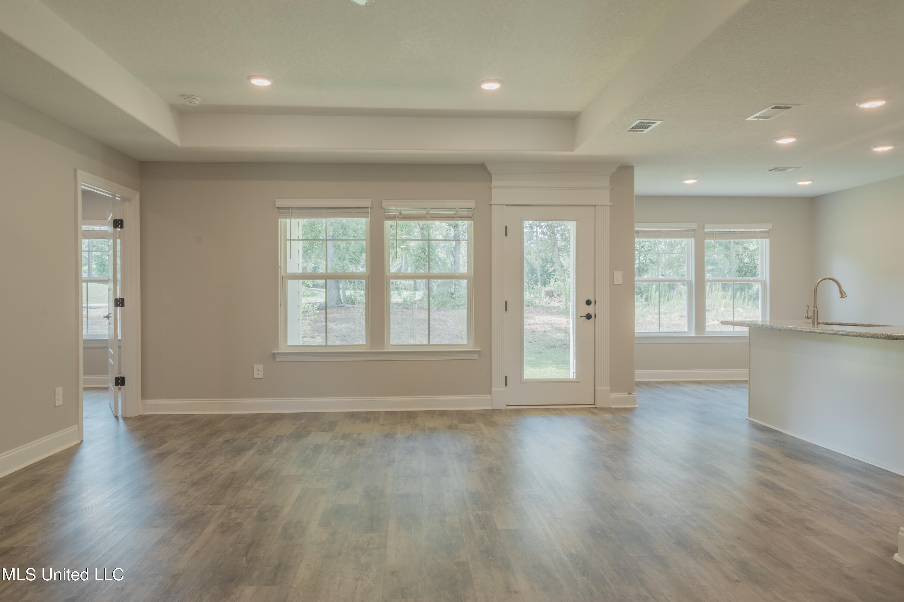 11232 Shorecrest Road Biloxi, MS 39532 - Photo 1 of 11 Great Room