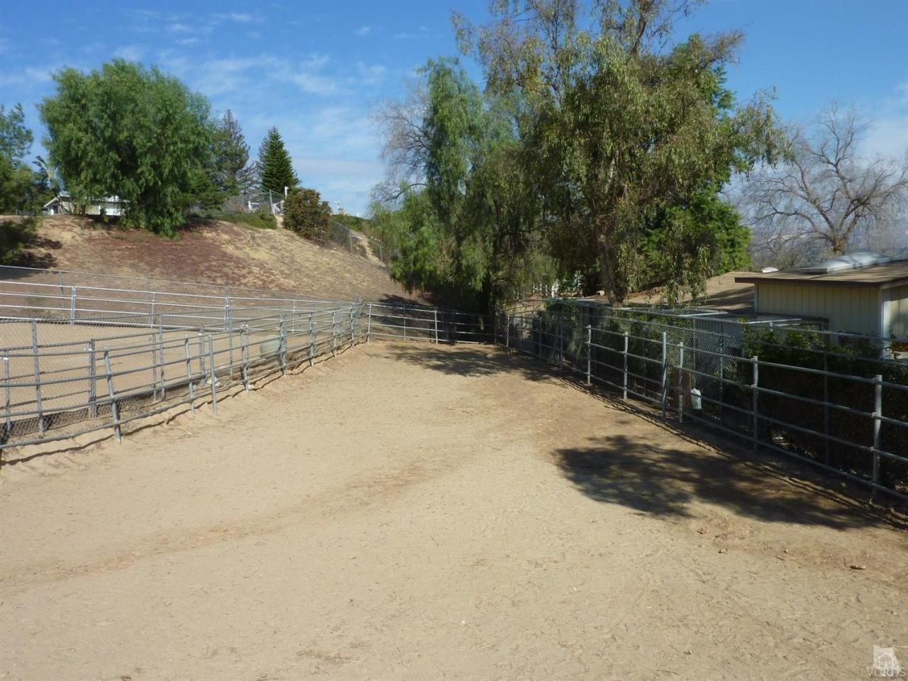 1707 Rambling Road Simi Valley, CA 93065 - Photo 25 of 29 a view of outdoor space and yard