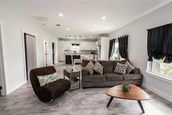 $875,000 | 140 Lago Lane, Nocona, TX 76255