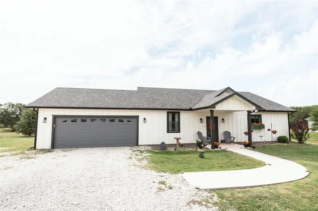 $899,999 | 140 Lago Lane, Nocona, TX 76255