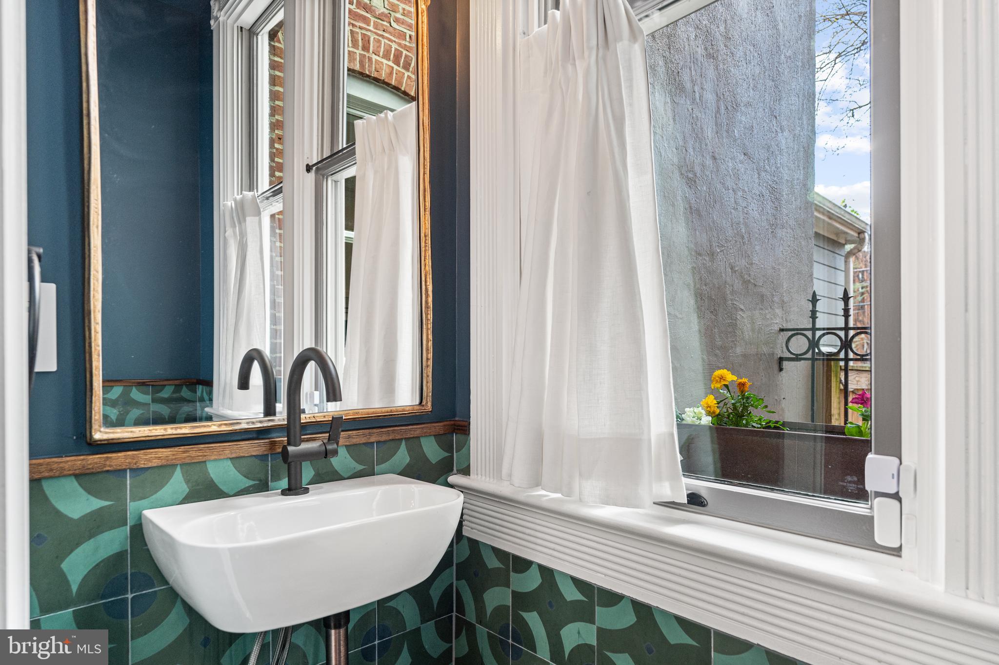 1324 Wallach Place Northwest Washington, DC 20009 - Photo 17 of 48