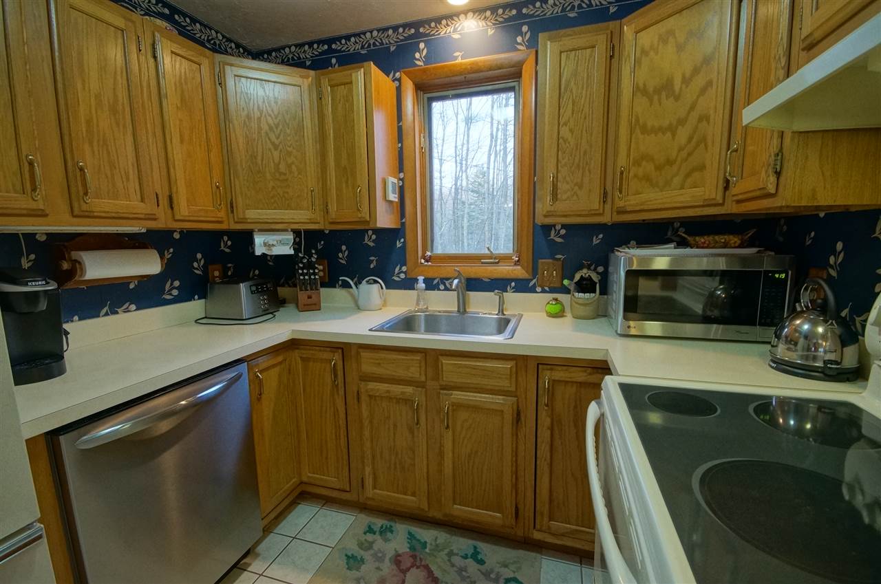 25 Pine Ridge Circle Sandown, NH 03873 - Photo 7 of 35
