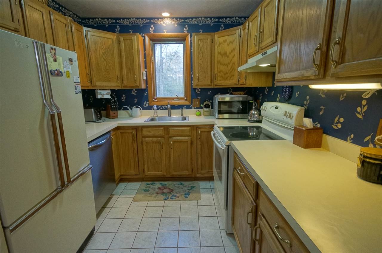 25 Pine Ridge Circle Sandown, NH 03873 - Photo 8 of 35