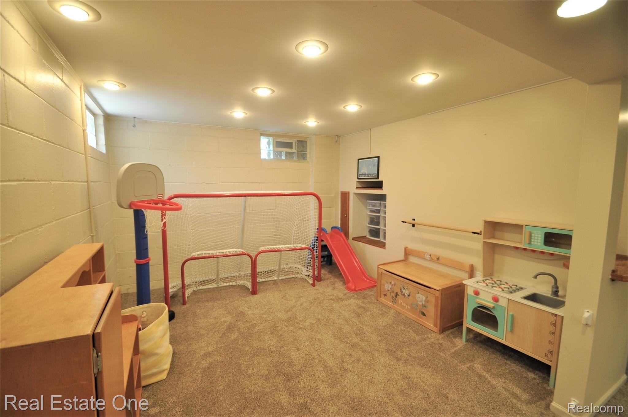 1891 Stanford Road Berkley, MI 48072 - Photo 28 of 39 29.JPG