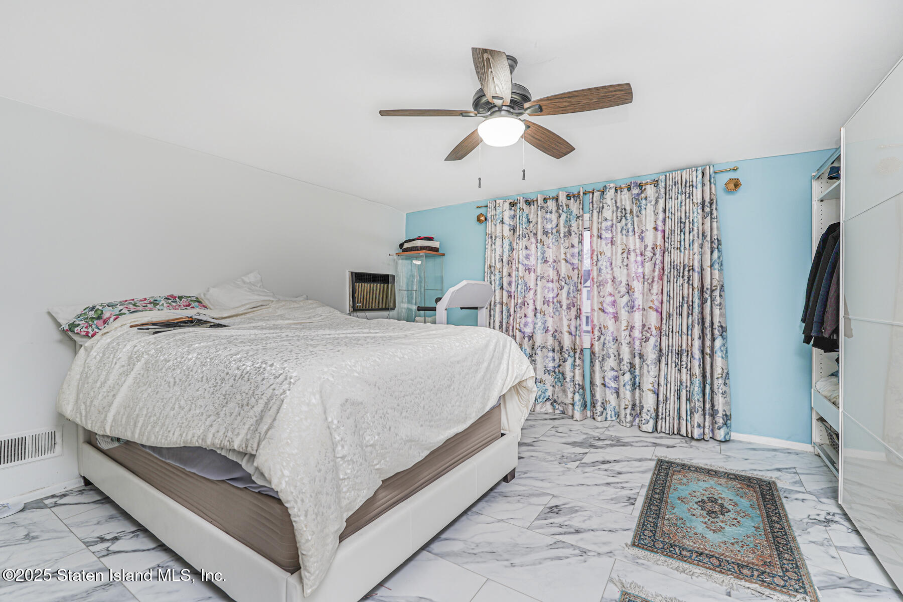 429 Travis Avenue Staten Island, NY 10314 - Photo 13 of 24 Photo Nov 18 2025, 4 57 38 PM