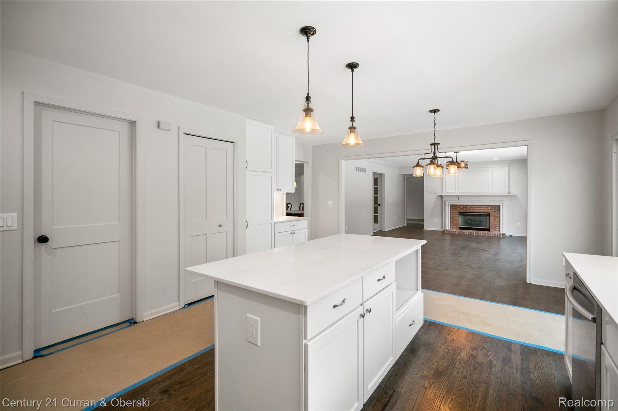 863 Loggers Circle Rochester, MI 48307 - Photo 8 of 47 Loggers-8.jpg